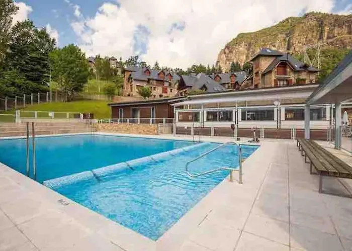 Elegante Apartamento En Escarrilla Con Vistas Al Valle